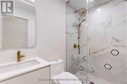 725 Gardner Avenue, Mississauga, ON - Indoor Photo Showing Bathroom