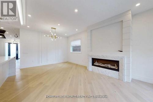 725 Gardner Avenue, Mississauga, ON - Indoor Photo Showing Living Room With Fireplace