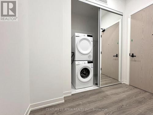 3707 - 8 Interchange Way, Vaughan, ON - Indoor Photo Showing Laundry Room