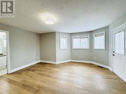 28 Shalom Way, Barrie, ON - Indoor Photo Showing Other Room