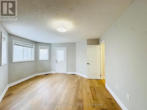 28 Shalom Way, Barrie, ON - Indoor Photo Showing Other Room