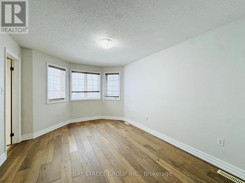 28 Shalom Way, Barrie, ON - Indoor Photo Showing Other Room