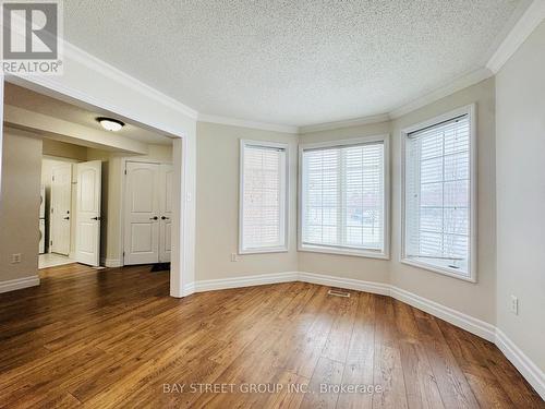28 Shalom Way, Barrie, ON - Indoor Photo Showing Other Room