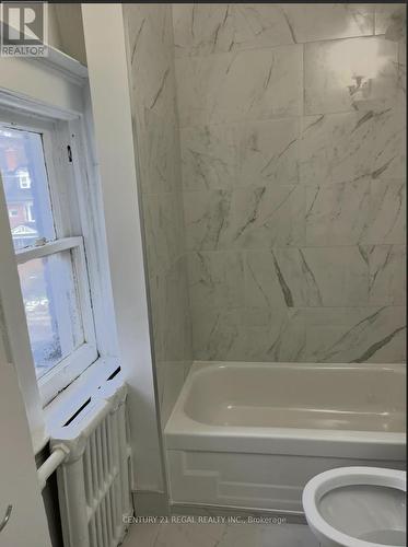 8C - 1502 King Street W, Toronto, ON - Indoor Photo Showing Bathroom