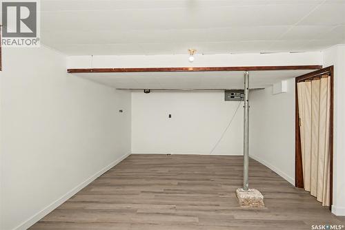 20 Elizabeth Crescent, Regina, SK - Indoor