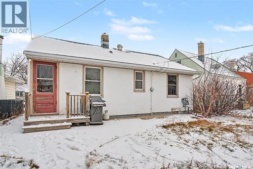 20 Elizabeth Crescent, Regina, SK - Outdoor