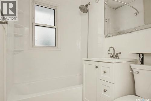 20 Elizabeth Crescent, Regina, SK - Indoor Photo Showing Bathroom