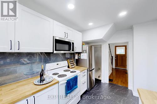 7 David Street, Brampton, ON - Indoor Photo Showing Kitchen
