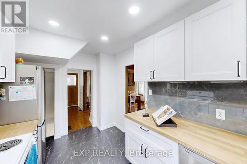 7 David Street, Brampton, ON - Indoor Photo Showing Kitchen