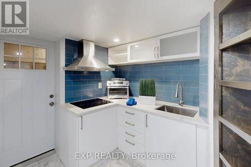 7 David Street, Brampton, ON - Indoor Photo Showing Kitchen