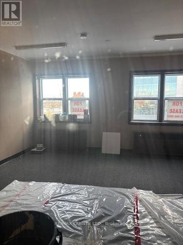 2nd Level 14 Bridge St - 14 Bridge Street W, Belleville (Belleville Ward), ON 