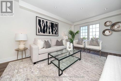 3424 Angel Pass Drive, Mississauga, ON - Indoor Photo Showing Living Room