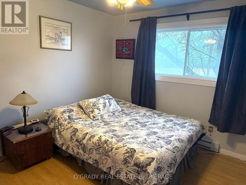 4472 Lords Mills Road, Augusta, ON - Indoor Photo Showing Bedroom