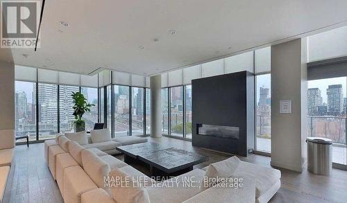 823 - 12 Bonnycastle Street, Toronto, ON - Indoor Photo Showing Living Room