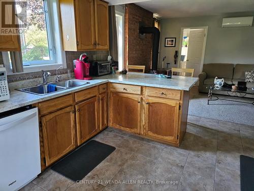 55 Penetangore Row S, Huron-Kinloss, ON - Indoor Photo Showing Kitchen With Double Sink