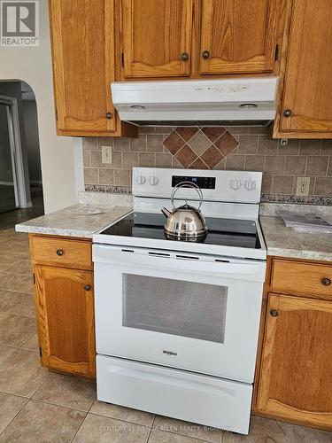 55 Penetangore Row S, Huron-Kinloss, ON - Indoor Photo Showing Kitchen
