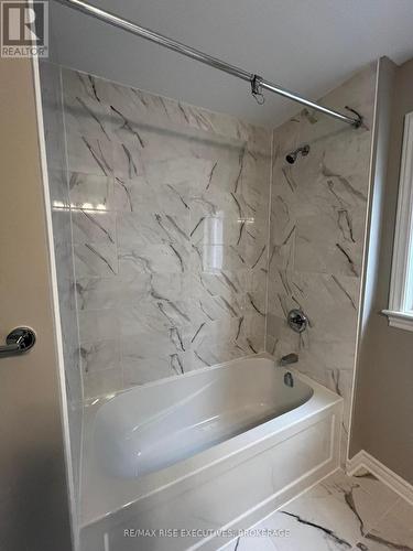 1405 Demers Avenue, Kingston (East Gardiners Rd), ON - Indoor Photo Showing Bathroom