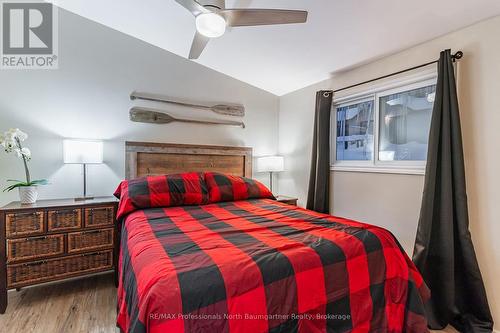 18830 Hwy 35, Algonquin Highlands (Stanhope), ON - Indoor Photo Showing Bedroom