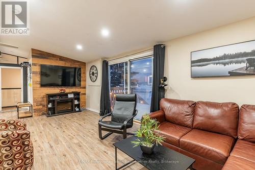18830 Hwy 35, Algonquin Highlands (Stanhope), ON - Indoor Photo Showing Living Room