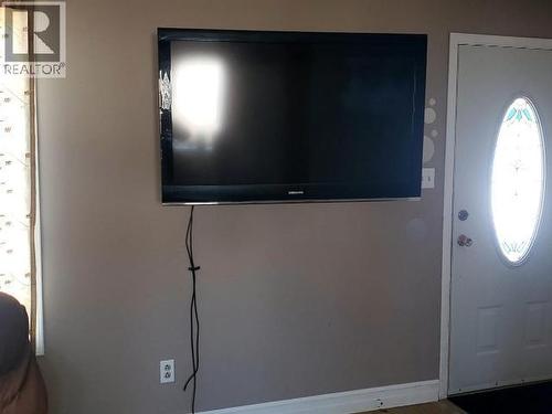 148 & 150 Dawson Drive, Faro, YT - Indoor Photo Showing Other Room