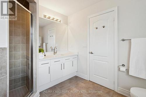 8 Mistywood Crescent, Vaughan, ON - Indoor Photo Showing Bathroom
