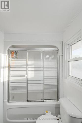 28 - 1318 Highbury Avenue, London East, ON - Indoor Photo Showing Bathroom