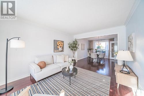 2066 Pineview Drive, Oakville, ON - Indoor Photo Showing Living Room
