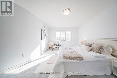 2066 Pineview Drive, Oakville, ON - Indoor Photo Showing Bedroom