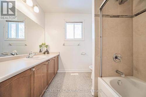 2066 Pineview Drive, Oakville, ON - Indoor Photo Showing Bathroom