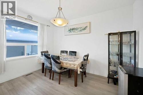 117 South Point  Sw, Airdrie, AB - Indoor Photo Showing Dining Room
