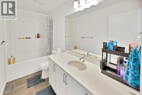 117 South Point  Sw, Airdrie, AB - Indoor Photo Showing Bathroom