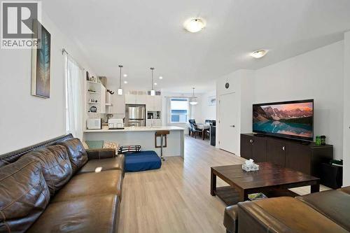 117 South Point  Sw, Airdrie, AB - Indoor Photo Showing Living Room