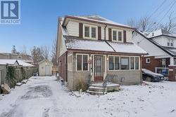 313 COLBORNE STREET E  Oshawa, ON L1G 1M6