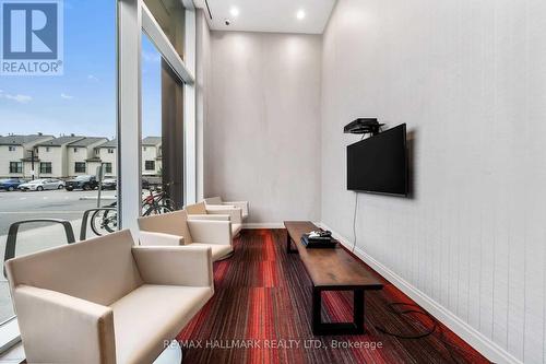 619 - 8763 Bayview Avenue, Richmond Hill, ON - Indoor