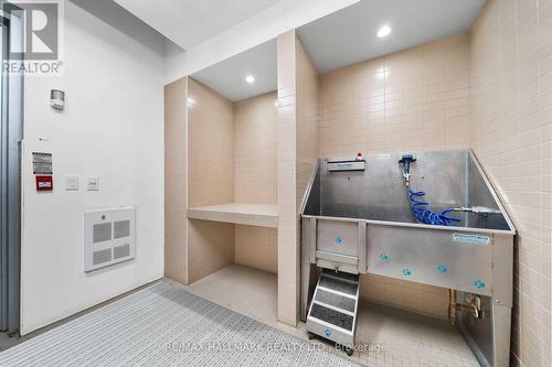 619 - 8763 Bayview Avenue, Richmond Hill, ON - Indoor Photo Showing Other Room