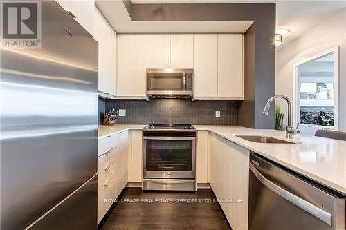 1001 - 4633 Glen Erin Drive, Mississauga, ON - Indoor Photo Showing Kitchen With Upgraded Kitchen