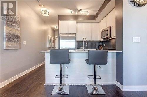 1001 - 4633 Glen Erin Drive, Mississauga, ON - Indoor Photo Showing Kitchen