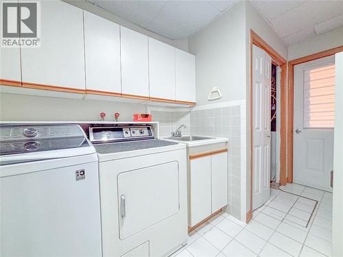 1371 Petrolia Line, St Clair, ON - Indoor Photo Showing Laundry Room