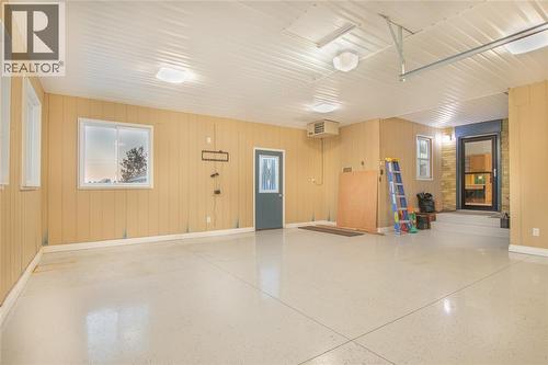 1371 Petrolia Line, St Clair, ON - Indoor