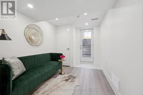 7562 Black Walnut Trail, Mississauga, ON - Indoor