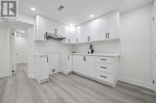 7562 Black Walnut Trail, Mississauga, ON - Indoor Photo Showing Other Room