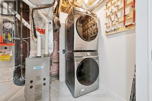 7562 Black Walnut Trail, Mississauga, ON - Indoor Photo Showing Laundry Room