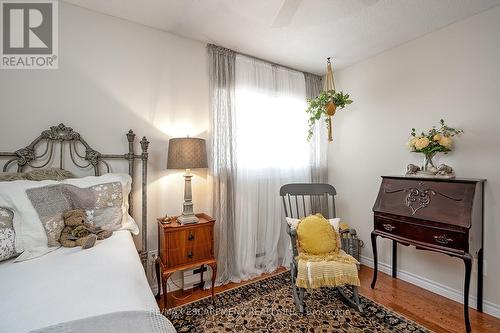 5 - 1580 Kerns Road, Burlington, ON - Indoor Photo Showing Bedroom