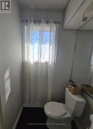 35 Jay Street, Brampton, ON - Indoor Photo Showing Bathroom