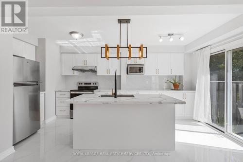 63 - 5230 Glen Erin Drive, Mississauga, ON - Indoor Photo Showing Kitchen With Upgraded Kitchen