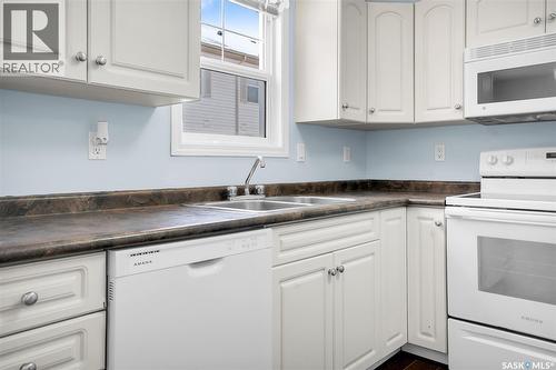 20 135 Pawlychenko Lane, Saskatoon, SK - Indoor Photo Showing Kitchen With Double Sink
