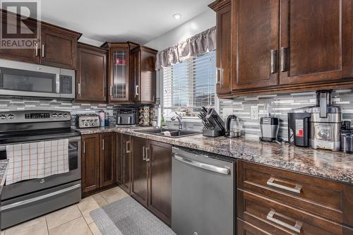28 Finlaystone Drive, Mount Pearl, NL - Indoor Photo Showing Kitchen With Double Sink