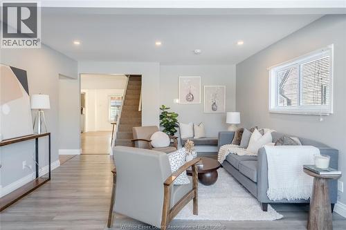 1769 Balfour Boulevard, Windsor, ON - Indoor Photo Showing Living Room
