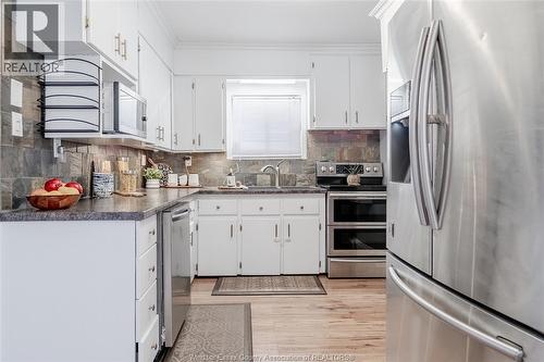 1769 Balfour Boulevard, Windsor, ON - Indoor Photo Showing Kitchen With Upgraded Kitchen