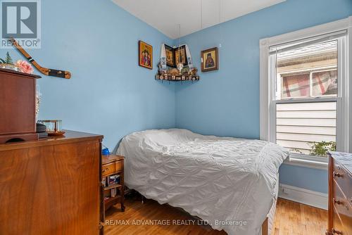 33 St Patrick Street, London North (North N), ON - Indoor Photo Showing Bedroom